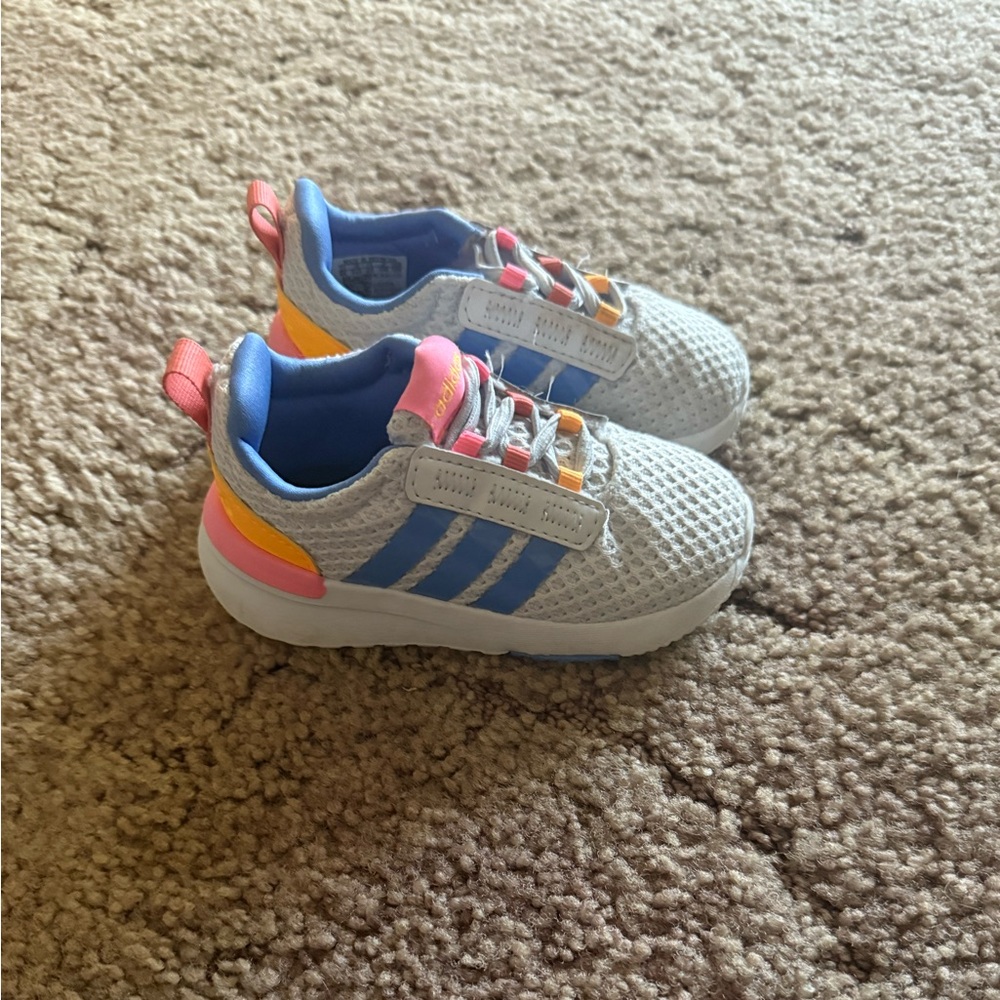 Adidas-{Size: 6}-Girls Sneakers - Picture 4 of 6